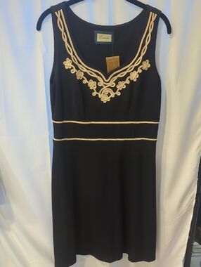Emmelee Sleeveless Black Dress With Beige Detailing NWT Size Large